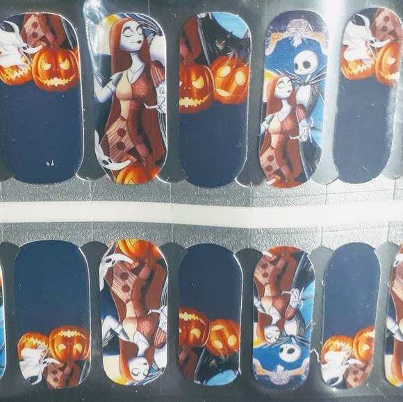 Spooky Halloween Nail Sticker - Picture 2 of 3